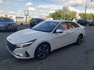 Hyundai Elantra, 2023г, передний привод, вариатор