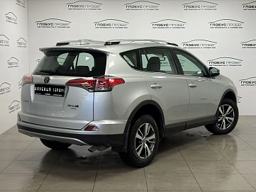 Toyota RAV4, 2019г, передний привод, автомат