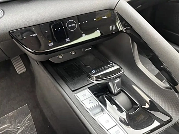 Hyundai Elantra, 2022г, передний привод, вариатор