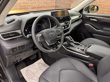 Toyota Highlander, 2025г, полный привод, автомат