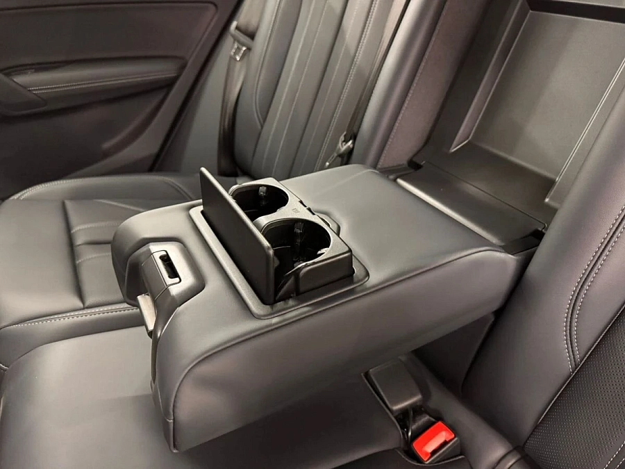 Audi , 2025г., полный привод, робот