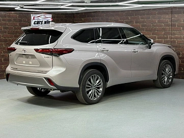 Toyota Highlander, 2025г, полный привод, автомат