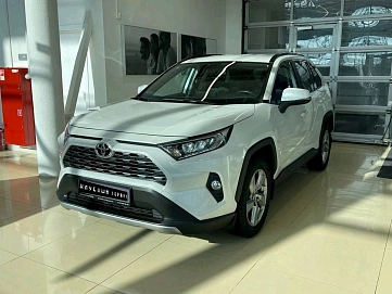 Toyota RAV4, 2020г, передний привод, вариатор