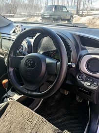 Toyota Vitz, 2012г, передний привод, вариатор