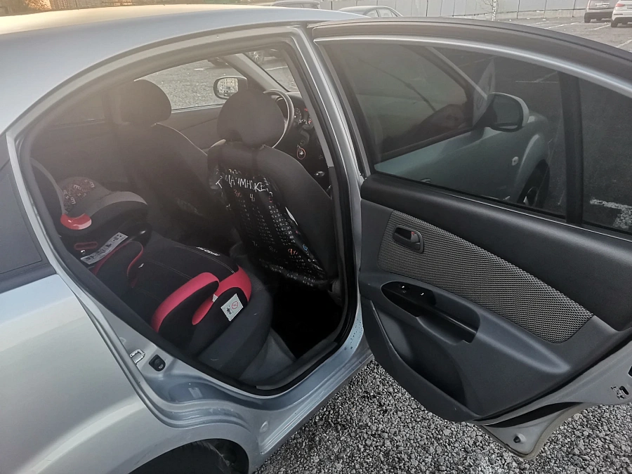 Kia Rio, 2010г., передний привод, автомат