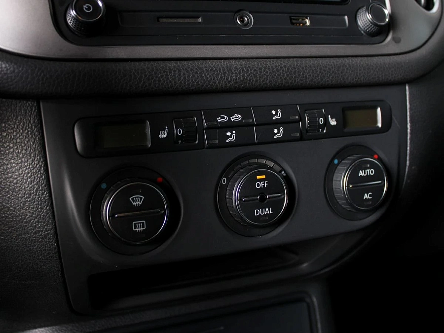 Volkswagen Tiguan, 2009г., полный привод, автомат