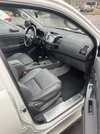 Toyota Hilux, 2012г, полный привод, автомат