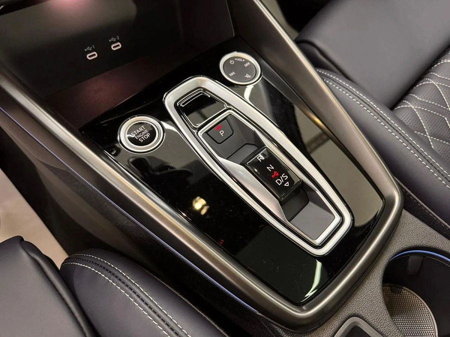 Audi , 2025г., передний привод, робот