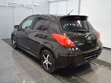 Nissan Tiida, 2013г, передний привод, автомат