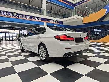 BMW 5 серии, 2021г, задний привод, автомат