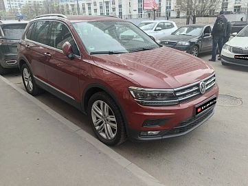 Volkswagen Tiguan, 2018г, полный привод, робот
