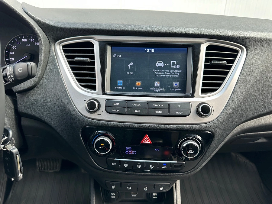 Hyundai Solaris, 2019г., передний привод, автомат