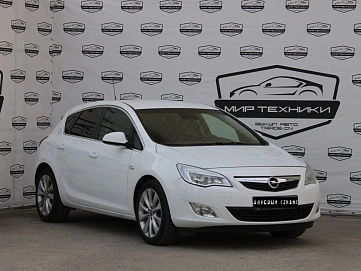 Opel Astra, 2011г, передний привод, автомат