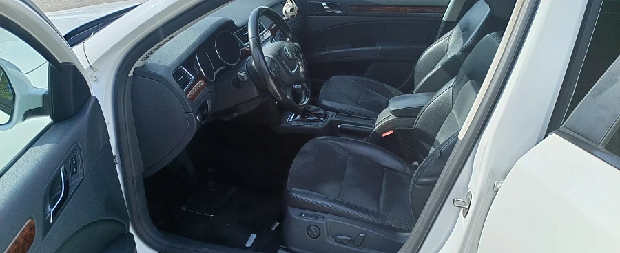 Skoda Superb, 2012г., передний привод, автомат