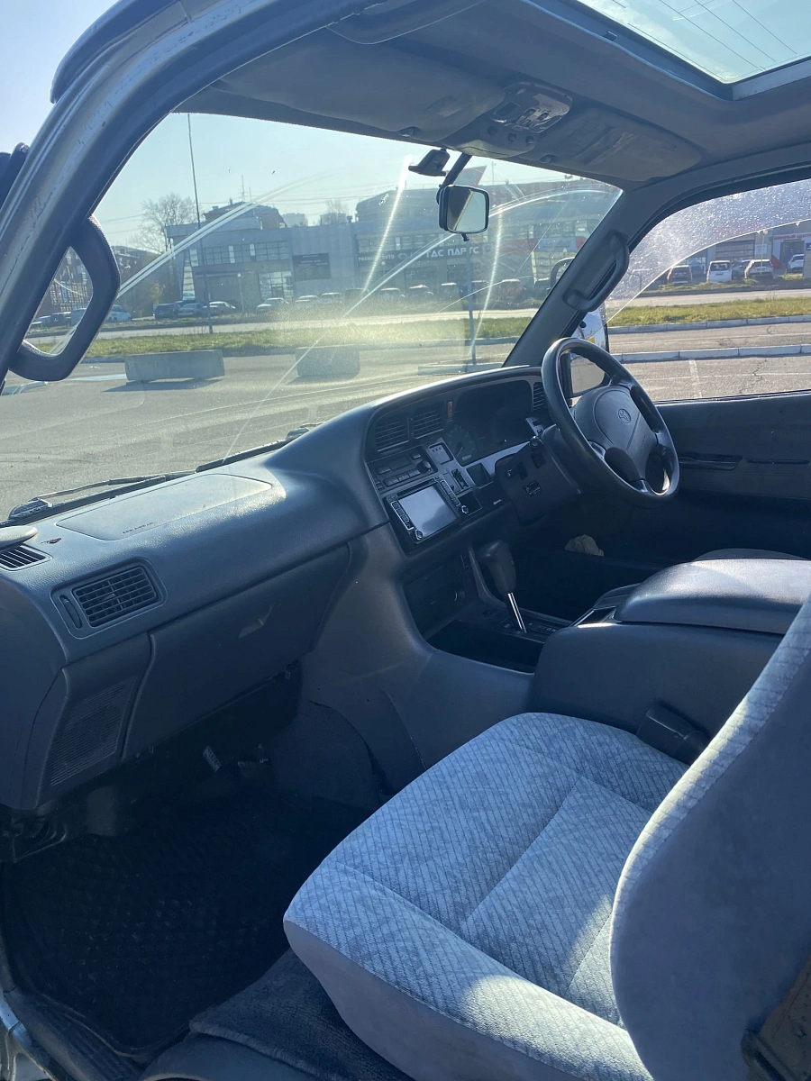 Toyota HiAce, 1996г., полный привод, автомат