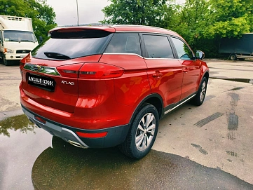Geely Atlas, 2021г, передний привод, автомат