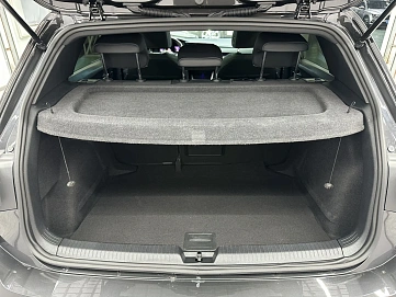 Volkswagen Golf, 2021г, передний привод, робот