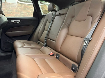 Volvo XC60, 2024г, полный привод, автомат