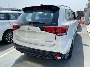 Mitsubishi Outlander, 2022г, полный привод, вариатор