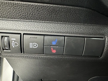 Toyota Corolla, 2021г, передний привод, вариатор