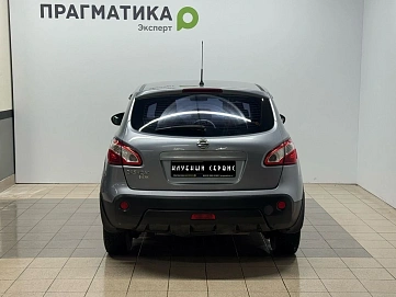 Nissan Qashqai, 2010г, передний привод, механика