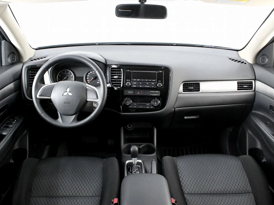 Mitsubishi Outlander, 2013г., передний привод, вариатор