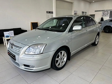 Toyota Avensis, 2004г, передний привод, автомат