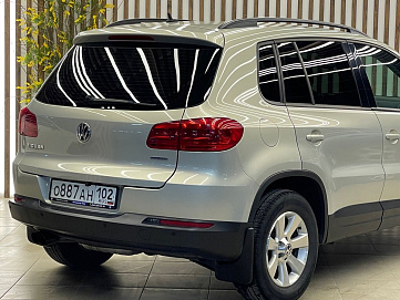 Volkswagen Tiguan, 2012г, передний привод, робот