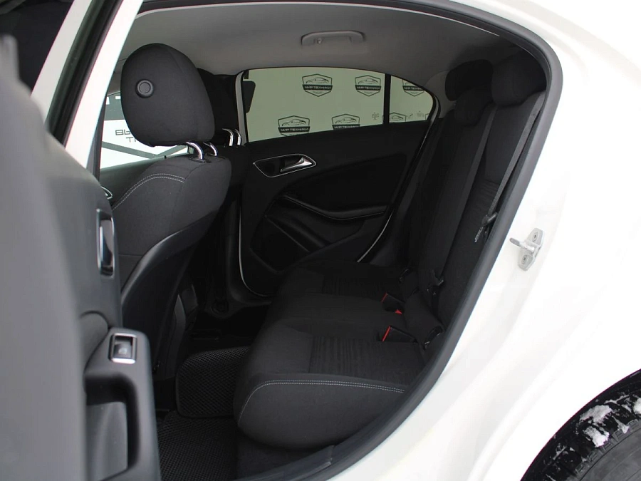 Mercedes-Benz A-Класс, 2013г., передний привод, робот