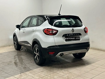 Renault Kaptur, 2022г, передний привод, вариатор