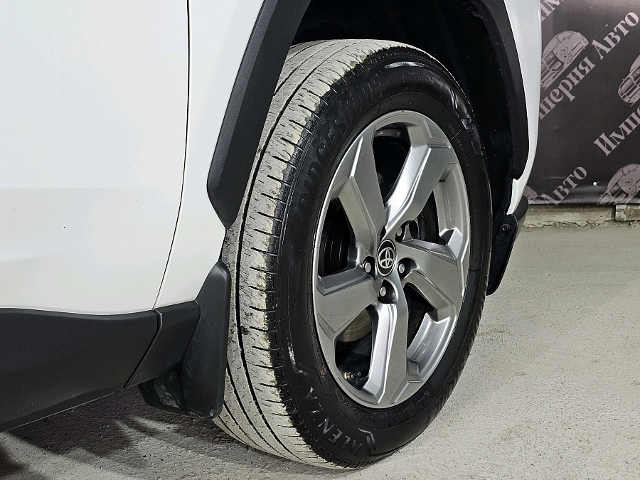 Toyota RAV4, 2019г., передний привод, вариатор