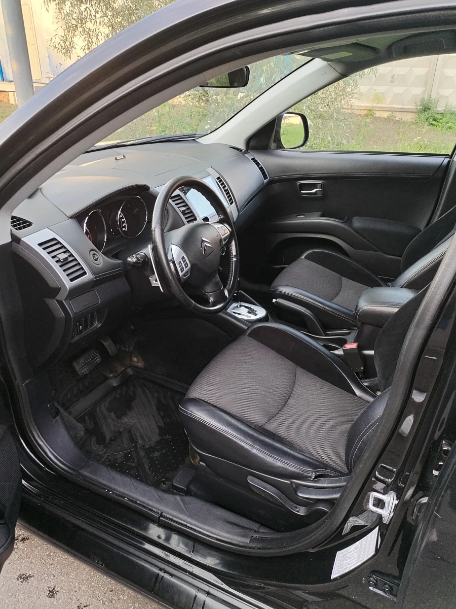 Citroen C-Crosser, 2011г., передний привод, вариатор