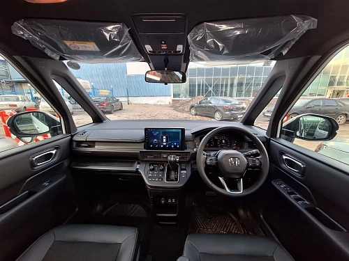 Honda Stepwgn, 2024г, передний привод, вариатор