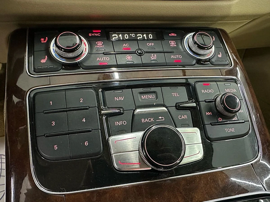 Audi A8, 2011г., полный привод, автомат