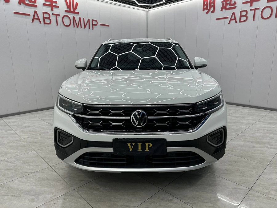 Volkswagen Tayron, 2022г., передний привод, робот