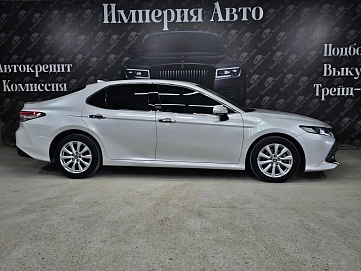 Toyota Camry, 2020г, передний привод, автомат