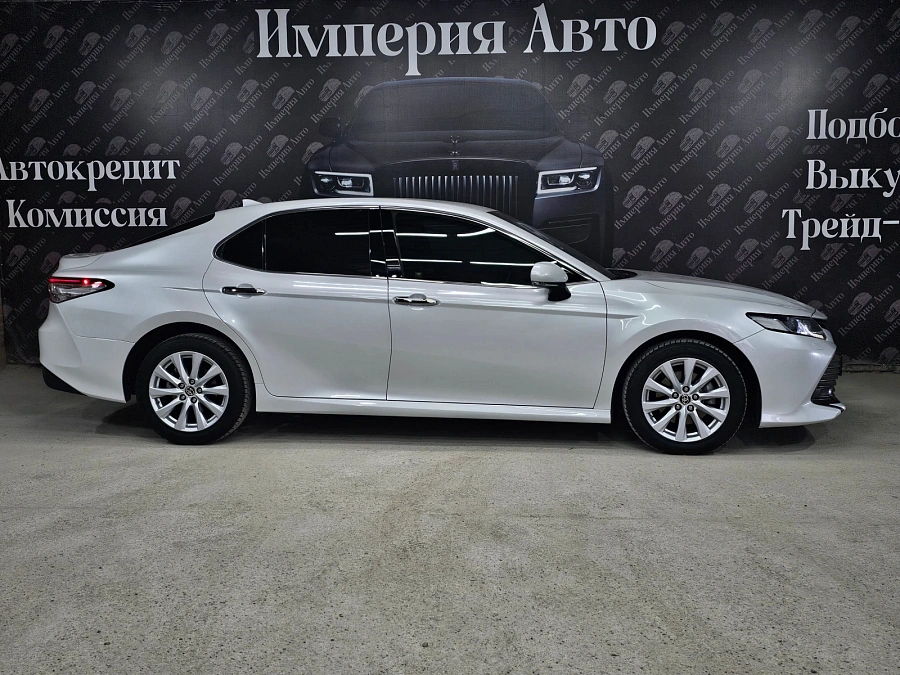 Toyota Camry, 2020г., передний привод, автомат