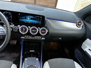 Mercedes-Benz EQA, 2022г, полный привод, автомат