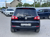 Volkswagen Tiguan, 2009г., полный привод, автомат