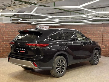 Toyota Highlander, 2025г, полный привод, автомат