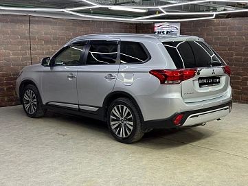 Mitsubishi Outlander, 2021г, полный привод, вариатор