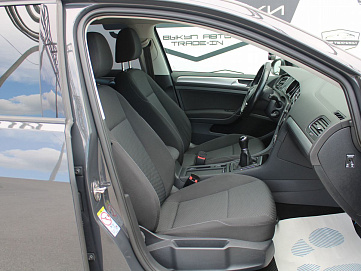 Volkswagen Golf, 2019г, передний привод, механика