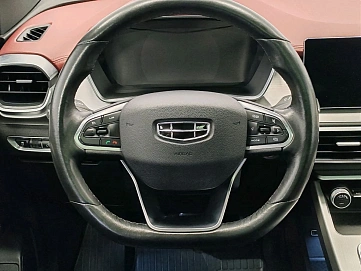 Geely Coolray, 2022г., передний привод, робот