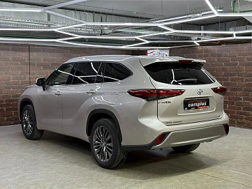 Toyota Highlander, 2025г, полный привод, автомат