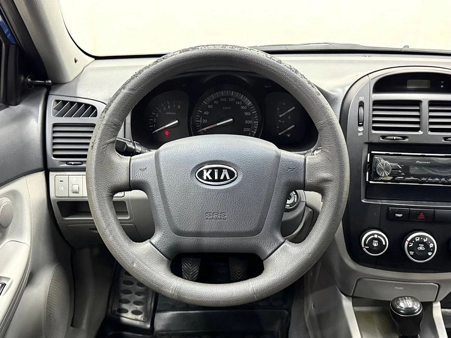 Kia Cerato, 2008г., передний привод, механика