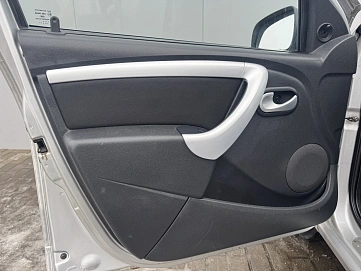 Renault Sandero, 2011г, передний привод, механика