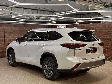 Toyota Highlander, 2026г, полный привод, автомат