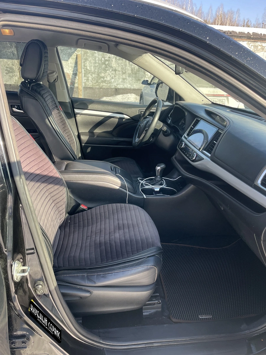 Toyota Highlander, 2015г., полный привод, автомат