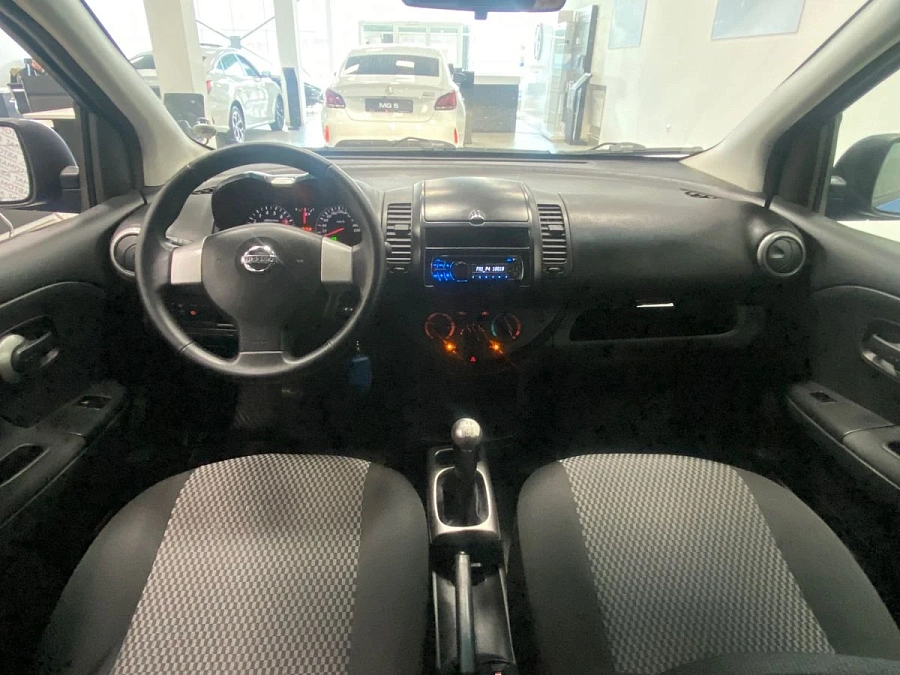 Nissan Note, 2010г., передний привод, механика