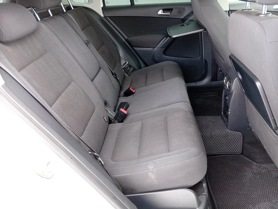 Volkswagen Tiguan, 2014г., передний привод, робот
